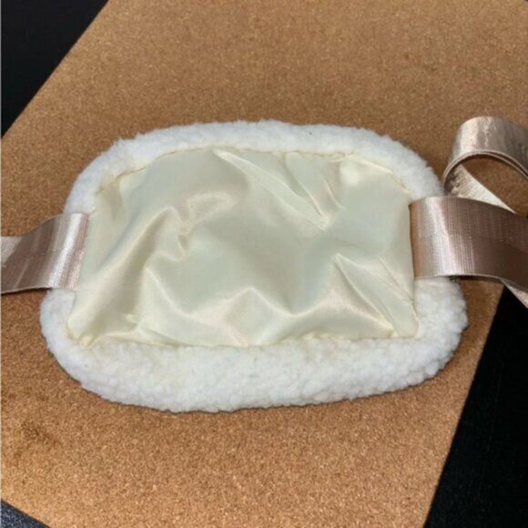 Apana Studio City Cozy White Sherpa Crossbody Belt Sling Bag Fanny Pack 8x6” - Picture 8 of 8